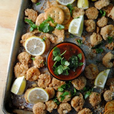 Camarones Crujientes con Salsa de Cóctel Picante